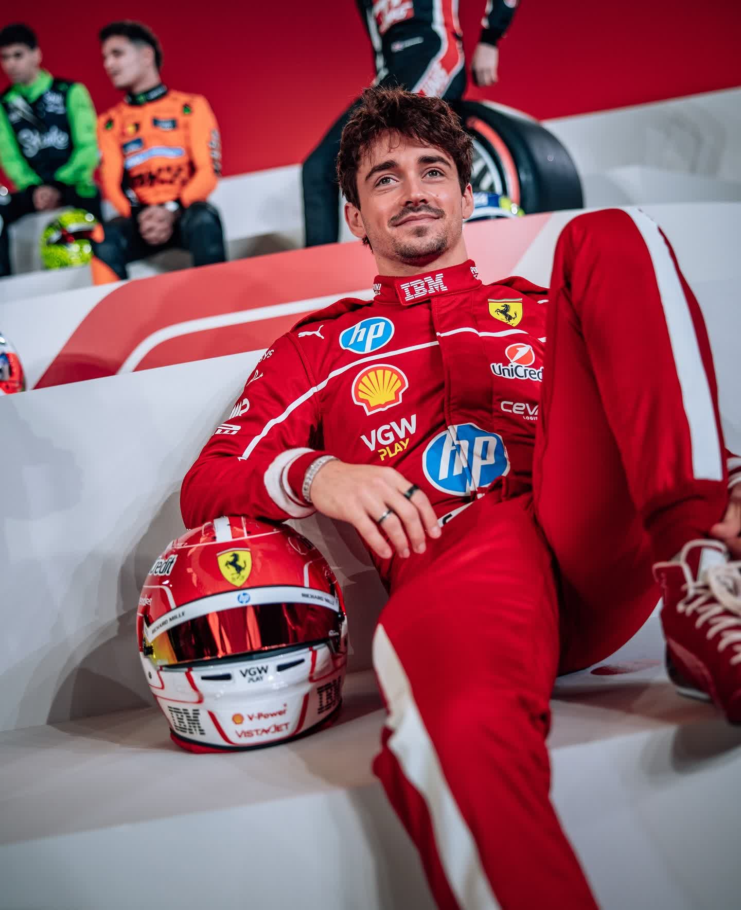 红牛车队横扫红牛二队，塞恩斯状态火热