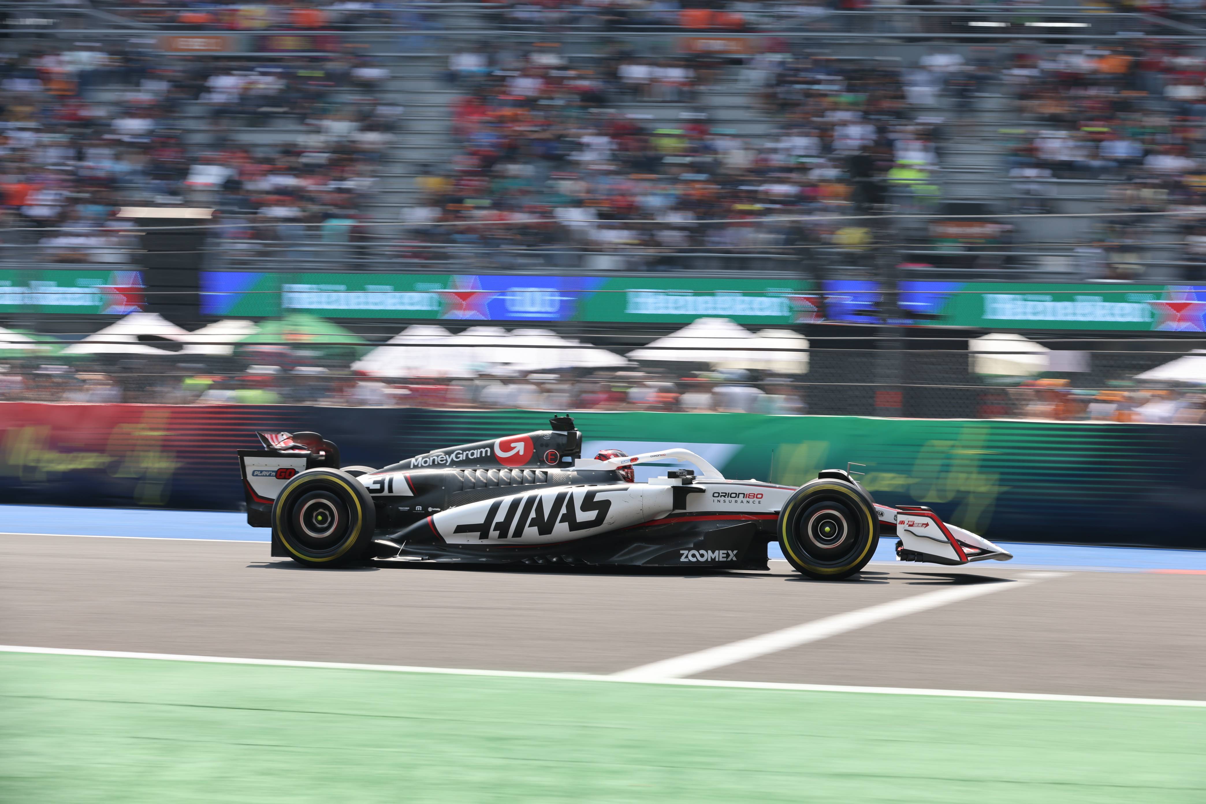 红牛车队鏖战哈斯车队，阿隆索点燃赛场