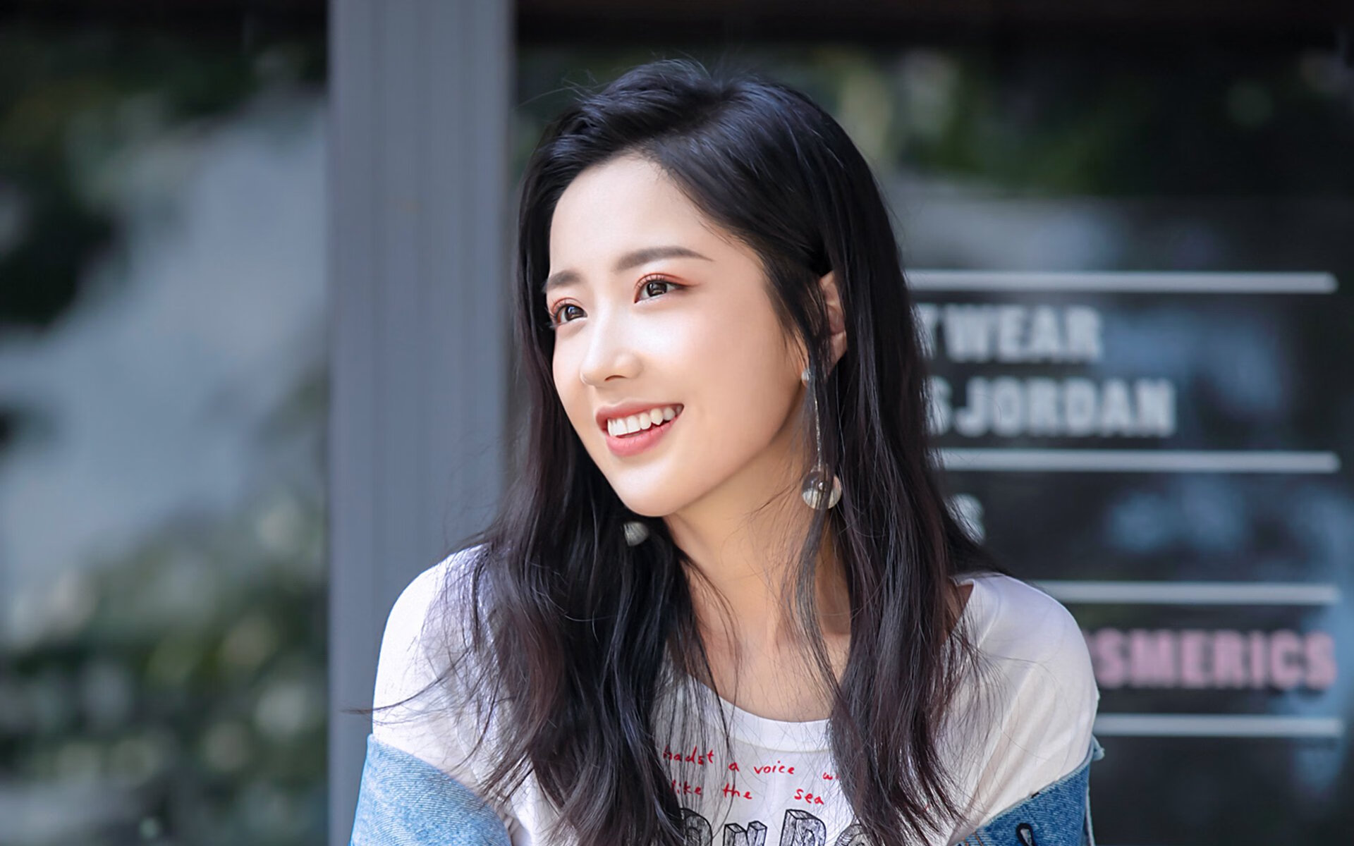 速度与荣耀，F1揭幕战激战正酣，中国力克安哥拉展国威