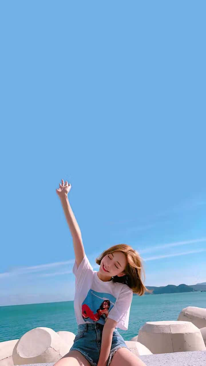 绿茵豪门跨界对决，黄蜂压哨绝杀公牛，欧冠淘汰赛诞生经典之夜