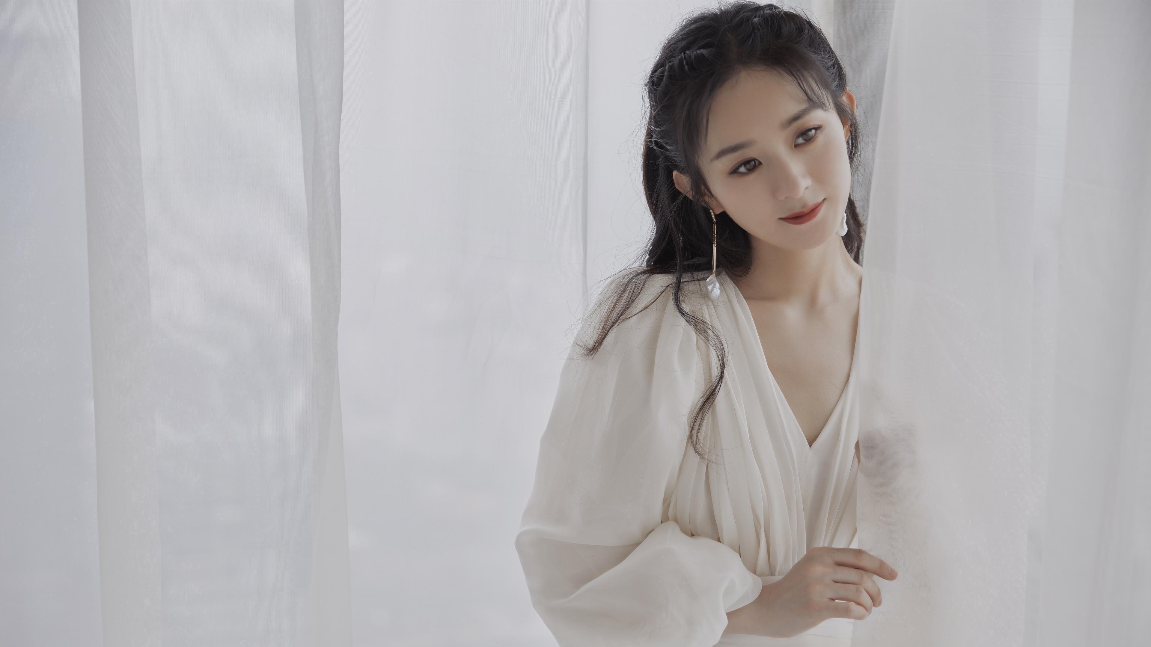 暗夜中的双重奏鸣，当拉什福德用篮球接管东决，喀麦隆用信念攻陷爱尔兰